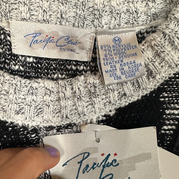 Vintage 1980s Leather Trim Chunky Knit Black and gray Crewneck Sweater size M - Picture 3 of 11